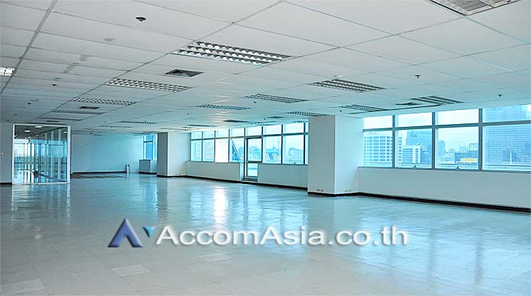  1  Office Space For Rent in Silom ,Bangkok BTS Surasak at Vorawat Building AA10945